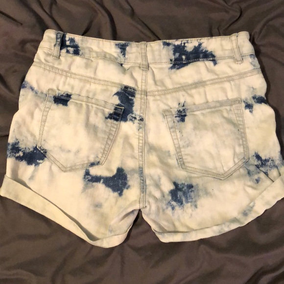High waisted jean shorts - Picture 2 of 3